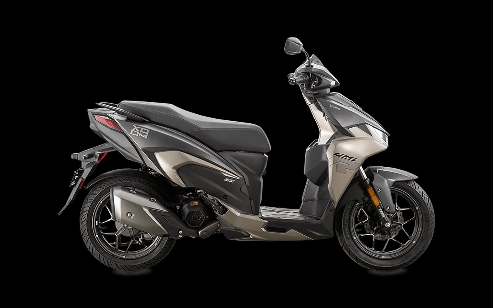 Hero Xoom 125 en color Negra